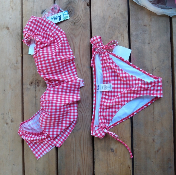 Malibu cute red gingham bikini - Picture 2 of 4